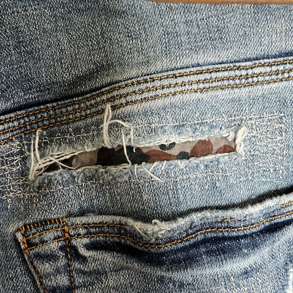 Guys Purple Brand from Bloomingdale’s Medium Blue Ripped Skinny Jeans - Picture 6 of 10